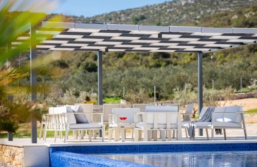 Marina Villa | Luxury Villa Dolac near Split, airport, complete privacy, infinity heated pool