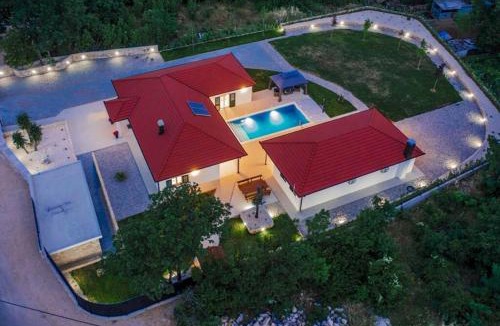 Prolozac Villa | luxury villa dubravka - heated pool & suitable for disabled