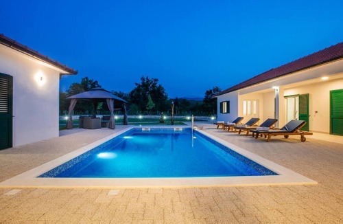 Prolozac Villa | luxury villa Dubravka - suitable for disabled