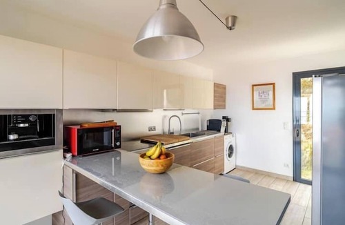 Cerbere Villa | Luxury villa facing the sea: swimming pool and Spa and elevator. Kayak paddle.
