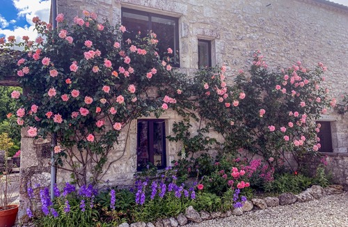 Montaigu-de-Quercy Villa | Luxury villa with pool and courtyard