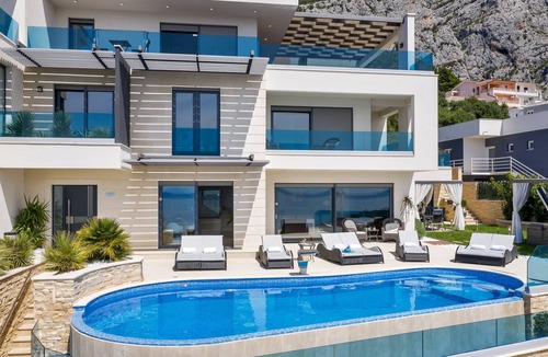 Moca Villa | Luxury Villa Grand Vision with Pool
