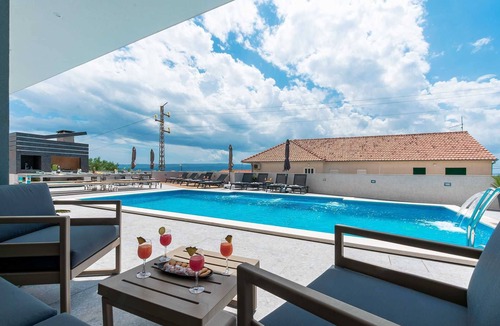 Jesenice Villa | Luxury Villa Grande Aria with Pool