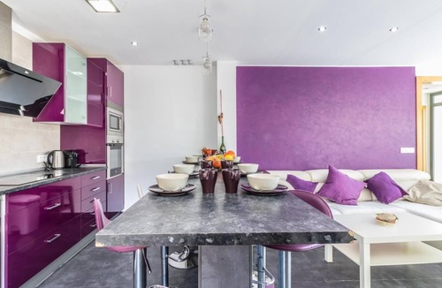 Empuriabrava Villa | LUXURY VILLA, HEATED POOL WITH JACUZZI, INTERNET, NEAR BEACH