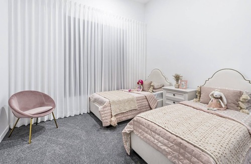 Runaway Bay Villa | Luxury Villa in Runaway Bay