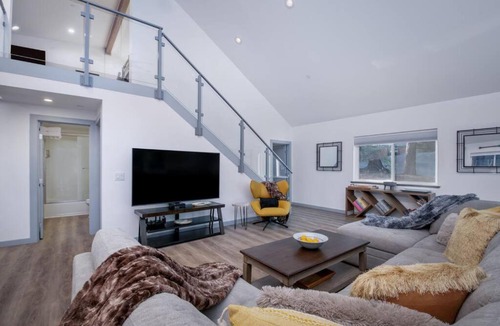 Alta Apartment | Luxury Villa in Sierra Mountains