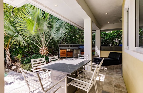Marathon Villa | Luxury Villa-Infinity Pool-Jacuzzi-Endless Amenities-