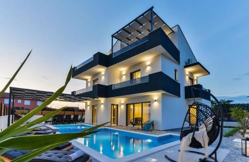 Bibinje Villa | Luxury Villa JoMaNI with heated pool