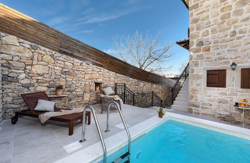 Pakostane Villa | Luxury villa Laurana, 3 bedrooms, 4 bathrooms, 8 people, pool, privacy, nature