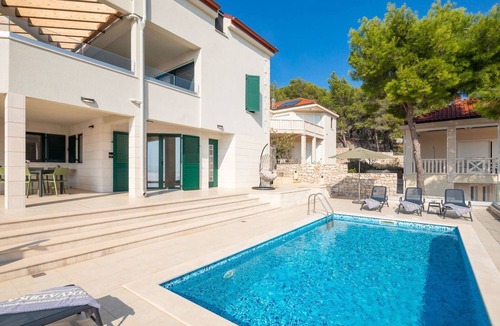 Milna (Brac) Villa | Luxury Villa Leisure Seaside Brac with Pool