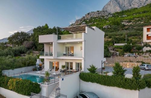 Krvavica Villa | Luxury villa Mae in Makarska, pool and gym