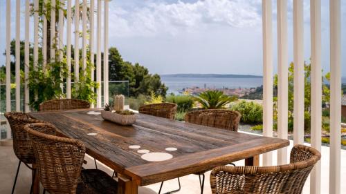 Palit Villa | Luxury villa Mar with infinity pool in Rab