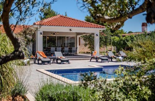Milna (Brac) Villa | Luxury Villa Nature with heated private pool, sauna & fire pit, a short walk to the beach