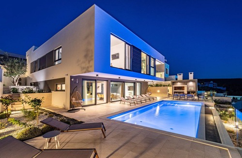 Novigrad Villa | Luxury Villa Novita with Pool
