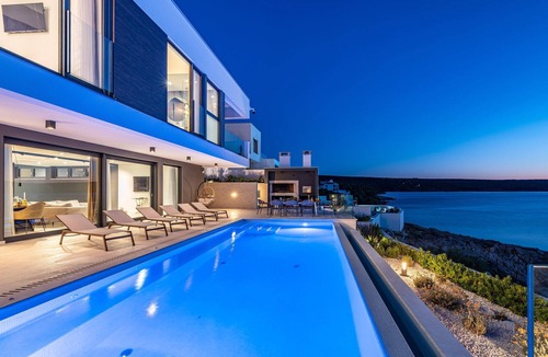 Novigrad Villa | Luxury Villa Novita with Pool