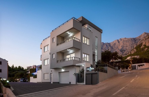 Makarska Villa | Luxury Villa Palladium in the Center with *Heated Pool, *Penthouse and *Jacuzzi