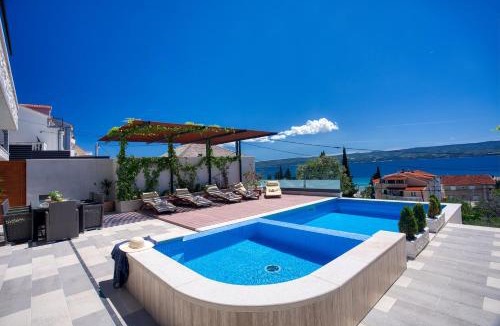 Duce Villa | LUXURY VILLA PARADISE 120m from sandy beach, heated pool, billiard, max 12 pax