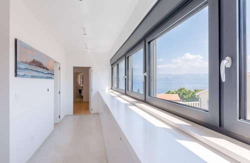 Cove Makarac (Milna) Villa | Luxury Villa Pax with heated infinity pool, 8 sleeps