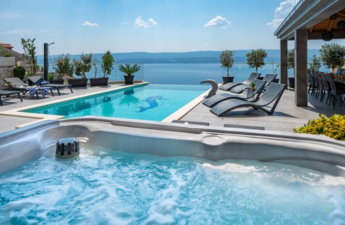 Stanici Villa | Luxury Villa POCRNJA with private heated pool, jacuzzi, sauna and pool table