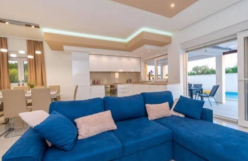 Privlaka Villa | Luxury Villa Sabun with Pool & Hot Tub