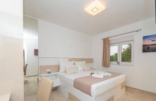 Privlaka Villa | Luxury Villa Sabun with Pool & Hot Tub