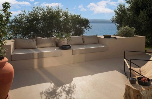 Medici Villa | Luxury Villa SALT/STONE heated pool, family, seaview, sauna