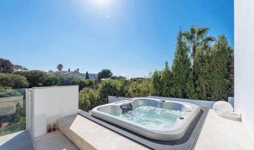 El Faro Villa | Luxury Villa Seaviews 300m Beach Distance