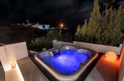 El Faro Villa | Luxury Villa Seaviews 300m Beach Distance