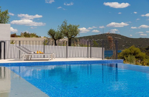 Jezera Villa | Luxury Villa Siesta with Pool