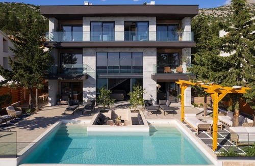 Starigrad Villa | Luxury Villa Soho infinity pool, Jacuzzi, sauna, family, stylish, quiet area