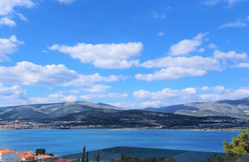 Mastrinka Villa | Luxury Villa Sun Stone heated pool & whirlpool