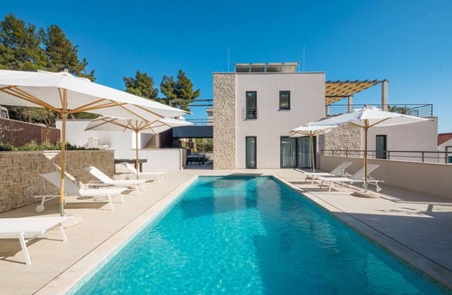 Milna (Brac) Villa | Luxury Villa Symphony with private heated pool by the sea on Brac Island - Milna - Duboka bay