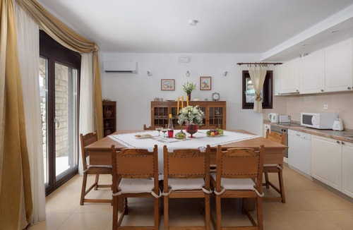 Trogir Villa | Luxury villa, Trogir - Ciovo, directly by the sea, heated pool, max. 12 pers.(+2)