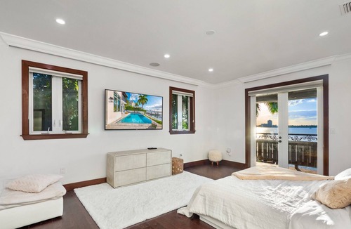 North Bay Village Villa | Luxury villa / Waterfront / Provate island / 5bd