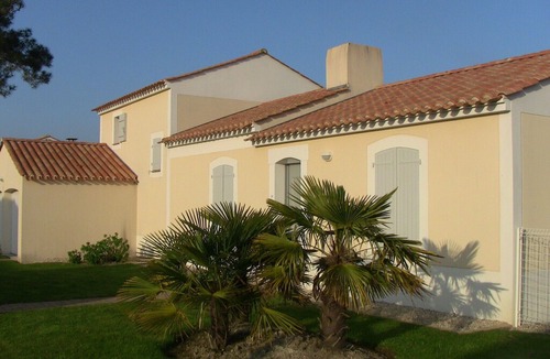 Coex Villa | Luxury villa with private heated swimming pool sleeps up to 8