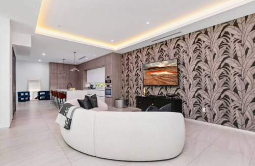 The Roads House | Luxury Villa w/Rooftop Pool & Theater