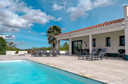 Rieux-Minervois Villa | Luxury villa with pool and panoramic views