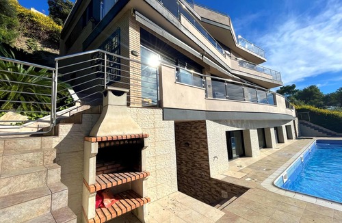 Santa Susanna Villa | Luxury villa with sea views and private pool