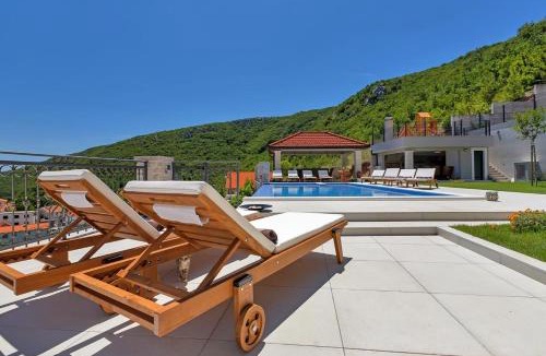 Lovrec Villa | Luxury villa with a swimming pool Studenci, Zagora - 18483