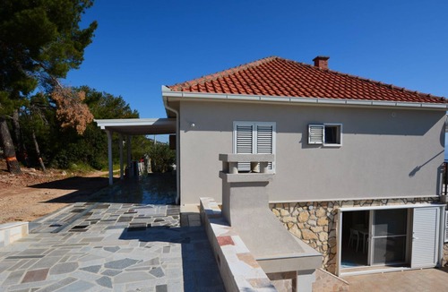Rogac Villa | Luxury villa with all comforts, swimming pool, 150m from the sea, breathtaking view + mooring