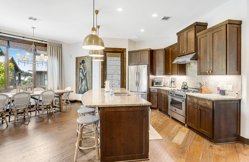 Spicewood Villa | Luxury villa with artful interior & outdoor TV/entertainers dream