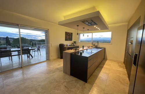 Campagnan Villa | Luxury Villa With Covered Terrace and Swimming Pool, Quiet, Close to the Sea