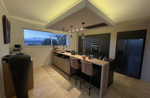 Campagnan Villa | Luxury Villa With Covered Terrace and Swimming Pool, Quiet, Close to the Sea