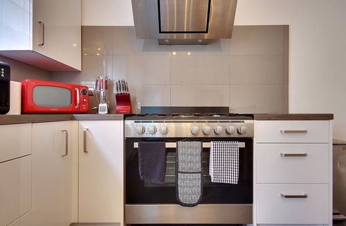 Bournemouth Villa | Luxury Villa with Hot Tub