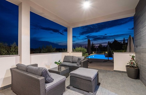 Velim Villa | Luxury Villa with Pool and Jacuzzi