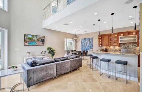 Pompano Beach House | Luxury villa wpool rooftop bar fire pit