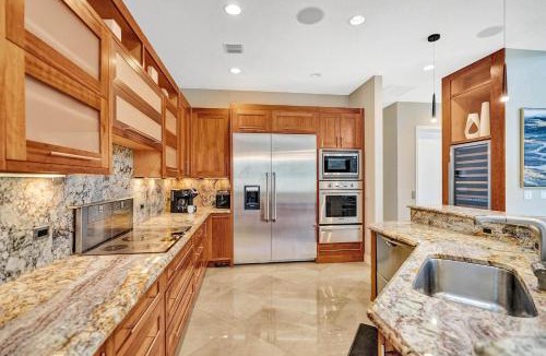 Pompano Beach House | Luxury villa wpool rooftop bar fire pit