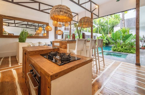 Umalas Villa | Luxury Villa Yogisurf 3 pool & jacuzzi