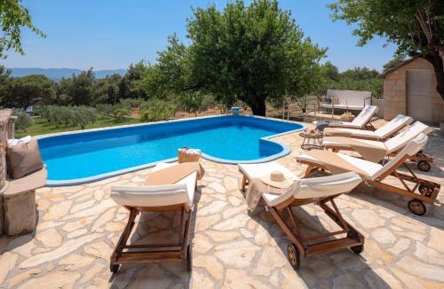 Bol Villa | Luxury Villa Zlatni Rat with Pool, Near Zlatni Rat Beach, Bol