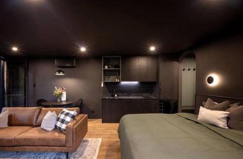 McLaren Flat Apartment | Luxury Vineyard Cabin Escape